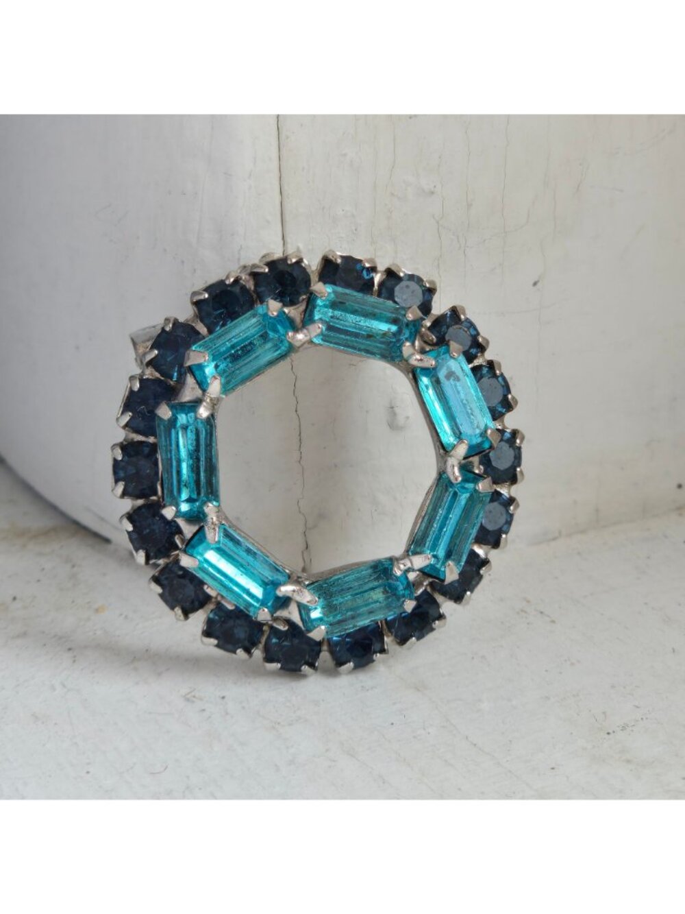 Vintage Brooch Aqua Baguette & Dark Blue Rhinestones Mid-Century Jewelry Costume - Picture 10 of 11